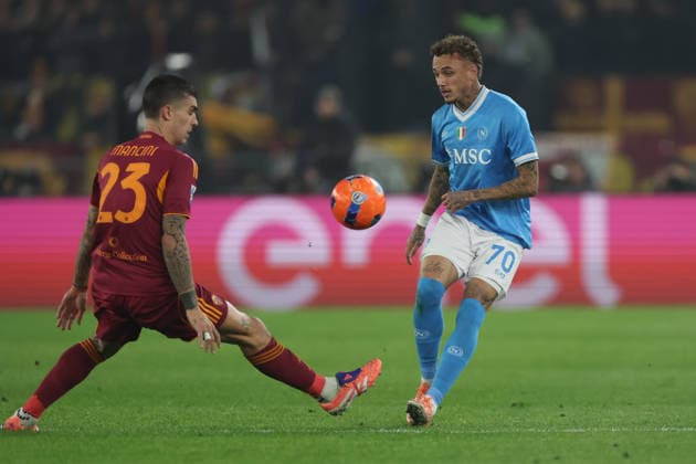 AS Roma v SSC Napoli - Serie A Noa Lang of Napoli plays during the Serie A soccer match between AS Roma and SSC Napoli at Stadio Olimpico in Rome, Italy, on November 30, 2025. Rome Lazio Italy  Copyright: xCiroxDexLucax originalFilename:deluca-asromass251130_npRxE.jpg