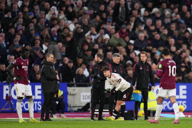 Premier League West Ham United v Liverpool Lucas Paqueta of West Ham United sarcastically applauds after red card during the Premier League match West Ham United vs Liverpool at London Stadium, London, United Kingdom, 30th November 2025 (Photo by Harvey Murphy News Images) Copyright: xHarveyxMurphy NewsxImagesx