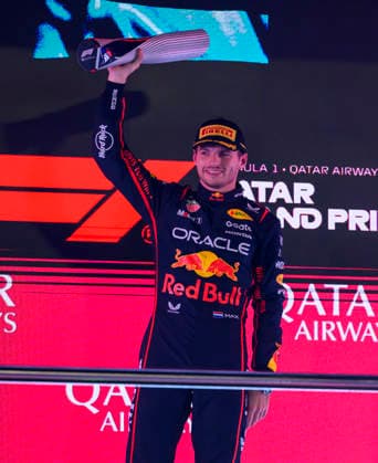 F1 Grand Prix of Qatar 2025 First-Placed Red Bull Racing driver Max Verstappen of Netherlands celebrates with trophy on the podium after the Formula 1 Grand Prix of Qatar at Lusail International Circuit in Lusail, Qatar, on November, 30, 2025. DOHA Qatar Copyright: xNOUSHADxTHEKKAYILx
