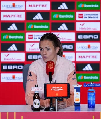 December 1, 2025, Madrid, Madrid, Spain: Irene Paredes of Spain attends her press conference, PK, Pressekonferenz during the training day of Spain ahead the UEFA Women s Nations League 2025 Final Second Leg match between Spain and Germany at Riyadh Air Metropolitano stadium on December 1, 2025, in Madrid, Spain. Madrid Spain - ZUMAa181 20251201_zaa_a181_001 Copyright: xDennisxAgyemanx