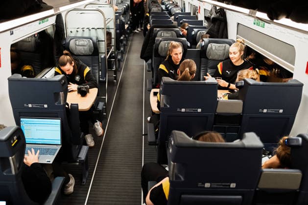 Handball, Frauen Deutschland - Bahnreise nach Dortmund Übersicht Stuttgart Baden-Württemberg Deutschland
