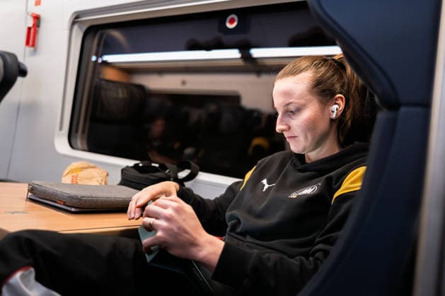Handball, Frauen Deutschland - Bahnreise nach Dortmund Julia Maidhof (Deutschland) Stuttgart Baden-Württemberg Deutschland