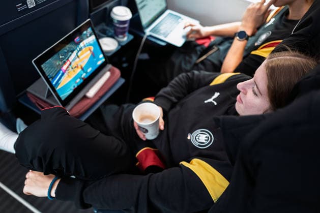 Handball, Frauen Deutschland - Bahnreise nach Dortmund Nina Engel (Deutschland) Stuttgart Baden-Württemberg Deutschland