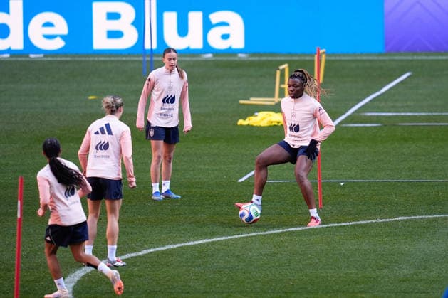 December 1, 2025, Madrid, Madrid, Spain: Edna Imade Imade during the training session of the Spain Women s team ahead the UEFA Women s Nations League 2025 Final Second Leg match between Spain and Germany at Riyadh Air Metropolitano stadium on December 01, 2025, in Madrid, Spain. Madrid Spain - ZUMAa181 20251201_zaa_a181_039 Copyright: xDennisxAgyemanx