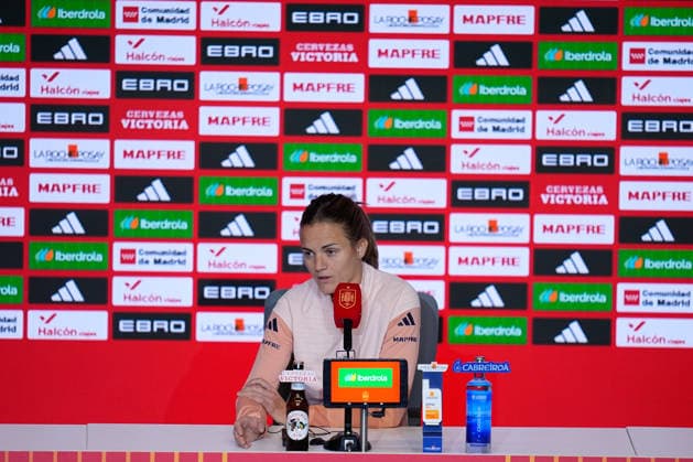 December 1, 2025, Madrid, Madrid, Spain: Irene Paredes of Spain attends her press conference, PK, Pressekonferenz during the training day of Spain ahead the UEFA Women s Nations League 2025 Final Second Leg match between Spain and Germany at Riyadh Air Metropolitano stadium on December 1, 2025, in Madrid, Spain. Madrid Spain - ZUMAa181 20251201_zaa_a181_059 Copyright: xDennisxAgyemanx
