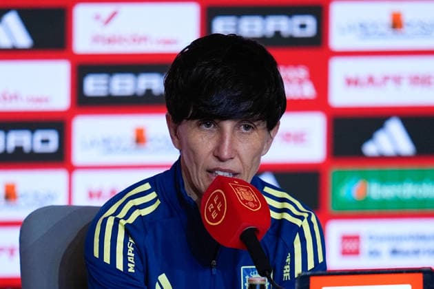 December 1, 2025, Madrid, Madrid, Spain: Sonia Bermudez, head coach of Spain, attends her press conference, PK, Pressekonferenz during the training day of Spain ahead the UEFA Women s Nations League 2025 Final Second Leg match between Spain and Germany at Riyadh Air Metropolitano stadium on December 1, 2025, in Madrid, Spain. Madrid Spain - ZUMAa181 20251201_zaa_a181_067 Copyright: xDennisxAgyemanx