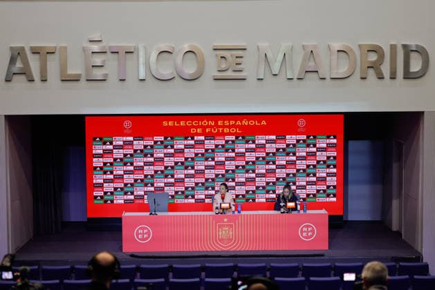 December 1, 2025, Madrid, Madrid, Spain: Irene Paredes of Spain attends her press conference, PK, Pressekonferenz during the training day of Spain ahead the UEFA Women s Nations League 2025 Final Second Leg match between Spain and Germany at Riyadh Air Metropolitano stadium on December 1, 2025, in Madrid, Spain. Madrid Spain - ZUMAa181 20251201_zaa_a181_068 Copyright: xDennisxAgyemanx