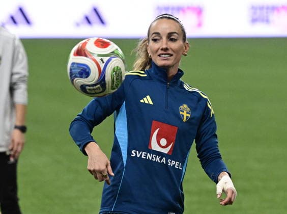 STOCKHOLM, SWEDEN 20251201 Kosovare Asllani and Rosa Kafaji during the Swedish women s national team, Nationalteam s training session at 3Arena ahead of the return match in the Nations League against France on Tuesday. STOCKHOLM SWEDEN x10030x