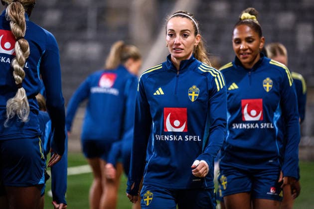251201 Kosovare Asllani of the Swedish women s national football team at a training session on December 1, 2025 in Stockholm. Photo: Jesper Zerman BILDBYRAN kod JZ JZ0652 fotboll football soccer fotball nations league uefa womens nations league träning practice training sverige sweden dam bbeng Copyright: JESPERxZERMAN BB251201JZ019