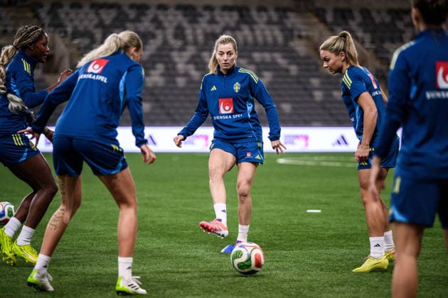 251201 Linda Sembrant of the Swedish women s national football team at a training session on December 1, 2025 in Stockholm. Photo: Jesper Zerman BILDBYRAN kod JZ JZ0652 fotboll football soccer fotball nations league uefa womens nations league träning practice training sverige sweden dam bbeng Copyright: JESPERxZERMAN BB251201JZ040