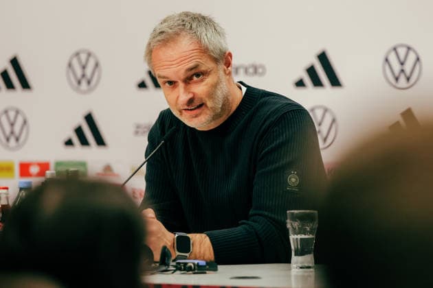 Kaiserslautern, Germany, November 28th 2025 Christian Wueck (Head Coach - Germany) giving interviews at the press conference, PK, Pressekonferenz during the UEFA Womens Nations League final match between Germany and Spain at Fritz-Walter-Stadion, in Kaiserslautern, Germany. (Gabor Baumgarten SPP) Copyright: xGaborxBaumgartenx xSPPx spp-en-GaBaSp-25_11_28_Germany_Spain_Nations League Final_Gabor Baumgarten-522303