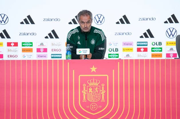 December 1, 2025, Madrid, Madrid, Spain: Christian Wuck, head coach of Germany, attends his press conference, PK, Pressekonferenz prior his UEFA Women s Nations League 2025 final second leg match against Spain at Riyadh Air Metropolitano stadium on December 01, 2025 in Madrid, Spain. Madrid Spain - ZUMAa181 20251201_zaa_a181_092 Copyright: xOscarxJ.xBarrosox