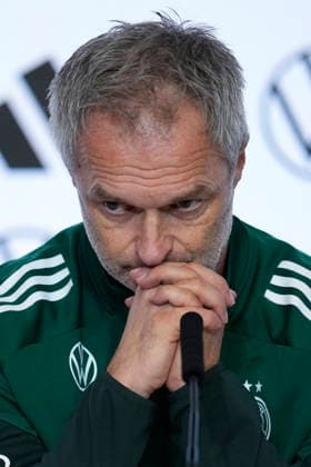 December 1, 2025, Madrid, Madrid, Spain: Christian Wuck, head coach of Germany, attends his press conference, PK, Pressekonferenz prior his UEFA Women s Nations League 2025 final second leg match against Spain at Riyadh Air Metropolitano stadium on December 01, 2025 in Madrid, Spain. Madrid Spain - ZUMAa181 20251201_zaa_a181_094 Copyright: xOscarxJ.xBarrosox