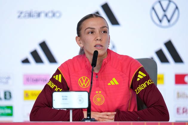 December 1, 2025, Madrid, Madrid, Spain: Elisa Sens of Germany attends her press conference, PK, Pressekonferenz prior her UEFA Women s Nations League 2025 final second leg match against Spain at Riyadh Air Metropolitano stadium on December 01, 2025 in Madrid, Spain. Madrid Spain - ZUMAa181 20251201_zaa_a181_098 Copyright: xOscarxJ.xBarrosox