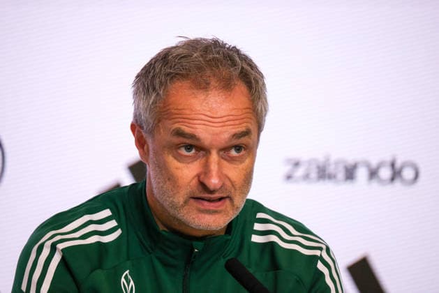Madrid, Deutschland 01. Dezember 2025: UEFA Nations League Women - Finale - Abschluss PK - 2025 - Spanien vs. Deutschland Im Bild: Bundestrainer Christian Wück Wueck (Deutschland) bei der Abschlusspressekonferenz in Madrid Estado Metropolitano Copyright: xFotostandx xFantinix