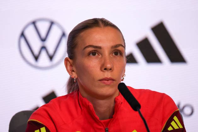 Madrid, Deutschland 01. Dezember 2025: UEFA Nations League Women - Finale - Abschluss PK - 2025 - Spanien vs. Deutschland Im Bild: Elisa Senß Senss (Deutschland) bei der Abschlusspressekonferenz in Madrid Estado Metropolitano Copyright: xFotostandx xFantinix