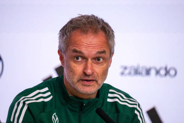 Madrid, Deutschland 01. Dezember 2025: UEFA Nations League Women - Finale - Abschluss PK - 2025 - Spanien vs. Deutschland Im Bild: Bundestrainer Christian Wück Wueck (Deutschland) bei der Abschlusspressekonferenz in Madrid Estado Metropolitano Copyright: xFotostandx xFantinix