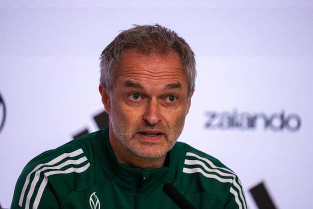 Madrid, Deutschland 01. Dezember 2025: UEFA Nations League Women - Finale - Abschluss PK - 2025 - Spanien vs. Deutschland Im Bild: Bundestrainer Christian Wück Wueck (Deutschland) bei der Abschlusspressekonferenz in Madrid Estado Metropolitano Copyright: xFotostandx xFantinix