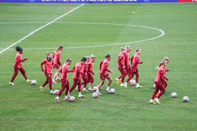 01.12.2025, xgrfx, Fussball DFB Medientermine, Deutsche Frauennationalmannschaft - Pressekonferenz, Abschlusstraining v.l. Die deutsche Nationalmannschaft beim Abschlusstraining in Madrid. (Deutsche Frauennationalmannschaft) (DFL DFB REGULATIONS PROHIBIT ANY USE OF PHOTOGRAPHS as IMAGE SEQUENCES and or QUASI-VIDEO) Madrid