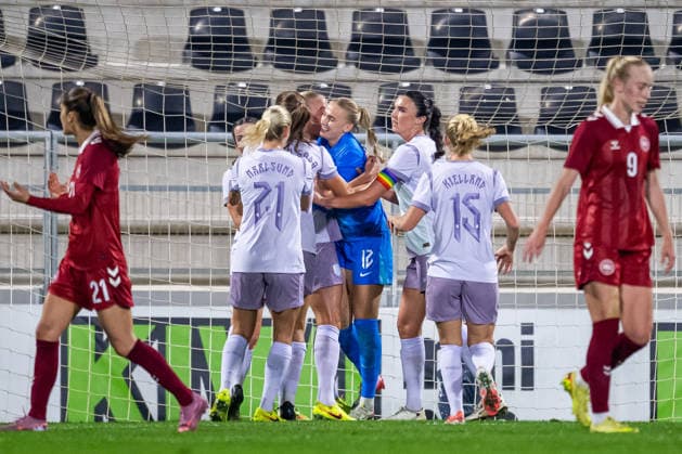 251201 Goalkeeper Selma Panengstuen of Norway celebrates after saving a penalty kick during the International Friendly, Länderspiel, Nationalmannschaft football match between Denmark and Norway on December 1, 2025 in La Linea. Photo: Vegard Grott BILDBYRAN kod VG VG0842 bbeng fotboll football soccer fotball träningslandskamp privatlandskamp landskamp international friendly norge norway women dam danmark denmark Copyright: VEGARDxGRoTT BB251201VG040