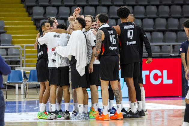FIBA World Cup Qualifiers : Cyprus vs Germany German team celebrate after their win. Cyprus plays vs Germany for the Group E of the FIBA Basketball World Cup European Qualifiers, at Spyros Kyprianou Arena, Limassol, Cyprus, on Dec. 1, 2025. Limassol Cyprus Copyright: xKOSTASxPIKOULASx