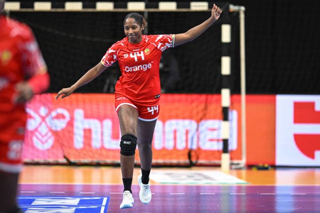 Niederlande, Handball, Weltmeisterschaft der Frauen 2025, Senegal vs Iran, 01.12.2025, Maaspoort Sports & Events, s-Hertogenbosch, Niederlande, Raissa Dapina (Senegal, 44) Copyright: xMarkusxVerwimpx