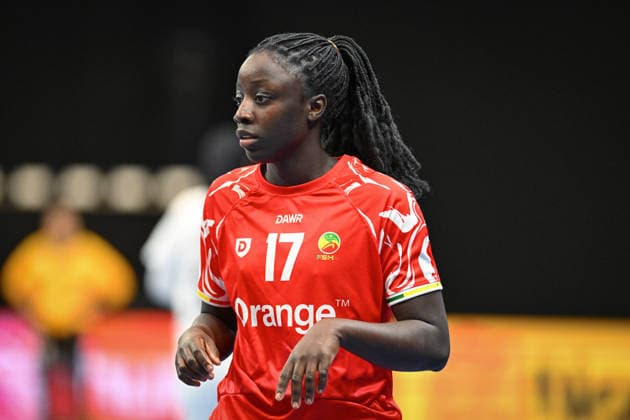 Niederlande, Handball, Weltmeisterschaft der Frauen 2025, Senegal vs Iran, 01.12.2025, Maaspoort Sports & Events, s-Hertogenbosch, Niederlande, Honorine Da Sylva (Senegal, 17) Copyright: xMarkusxVerwimpx