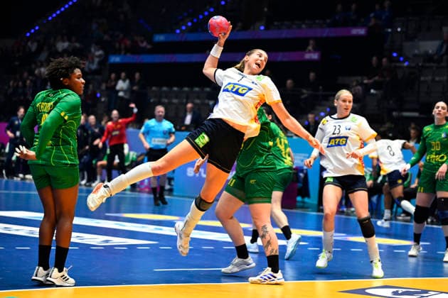 STUTTGART, GERMANY 20251201 Sweden s Linn Blohm during Monday s group stage match in Group G of the Women s Handball World Championship, WM, Weltmeisterschaft between Sweden and Brazil at the Porsche Arena in Stuttgart, Germany.
