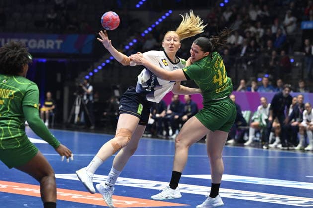 STUTTGART, GERMANY 20251201 Sweden s Nina Koppang against Brazil s Marcela Santos Arounian during Monday s group stage match in Group G of the Women s Handball World Championship, WM, Weltmeisterschaft between Sweden and Brazil at the Porsche Arena in Stuttgart, Germany.