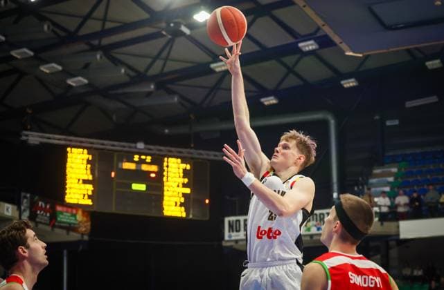 Belgium s Siebe Ledegen fights for the ball during a basketball match between Belgian national team, Nationalteam Belgian Lions and Hungary, Monday 01 December 2025 in Mons, qualifier 2 6 for the men s 2027 FIBA World Championships. VIRGINIExLEFOUR  x145715502x