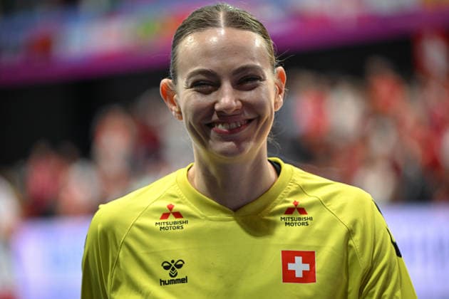 Niederlande, Handball, Weltmeisterschaft der Frauen 2025, Ungarn vs Schweiz, 01.12.2025, Maaspoort Sports & Events, s-Hertogenbosch, Niederlande, Lea Schüpbach (Schweiz, 1) Copyright: xMarkusxVerwimpx