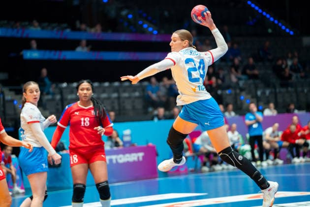 Handball I Frauen I Weltmeisterschaft I Vorrunde I 3. Spieltag I Tschechien - Kuba I 01.12.2025 Eliska Desortova (24, Tschechien) im Wurf Stuttgart Porsche Arena Baden-Württemberg Deutschland Copyright: xLobeca MaxxPetershansx