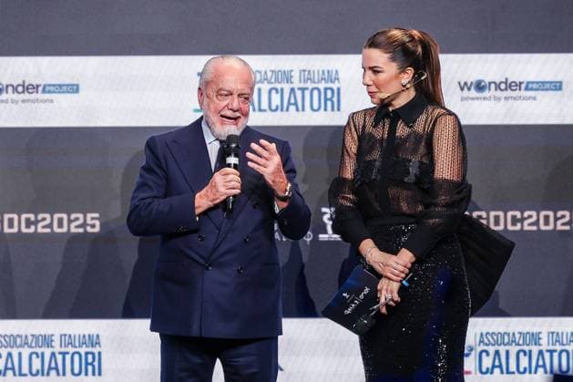 (L) Aurelio De Laurentis President of SSC Napoli receives the award as Best Club of season 2024-2025 during the Gran Galà del Calcio 2025 Oscar del Calcio Awards AIC at Spazio Antologico East End Studios in Milan Milan Italy Copyright: xBEAUTIFULxSPORTS Carabellix