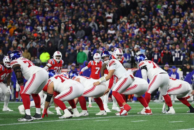 December 1, 2025; Foxborough, MA, USA; New York Giants quarterback Jaxson Dart (6) in action during the NFL, American Football Herren, USA game between New York Giants and New England Patriots at Gillette Stadium in Foxborough, MA. Foxborough United States - ZUMAc04_ 20251201_zma_c04_064 Copyright: xAnthonyxNesmithx