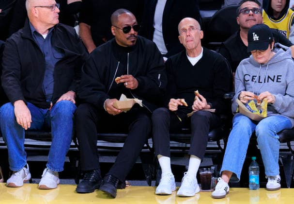 December 1, 2025, Los Angeles, California, USA: (L-R) Eddie Murphy and Jeffrey Katzenberg attend the regular season NBA, Basketball Herren, USA game between the Los Angeles Lakers and the Phoenix Suns on Monday December 1, 2025 at Crypto.com Arena in Los Angeles, California. Lakers lose to Suns, 108-125. ARIANA RUIZ PI Los Angeles USA - ZUMAp124 20251201_zaa_p124_036 Copyright: xArianaxRuizx
