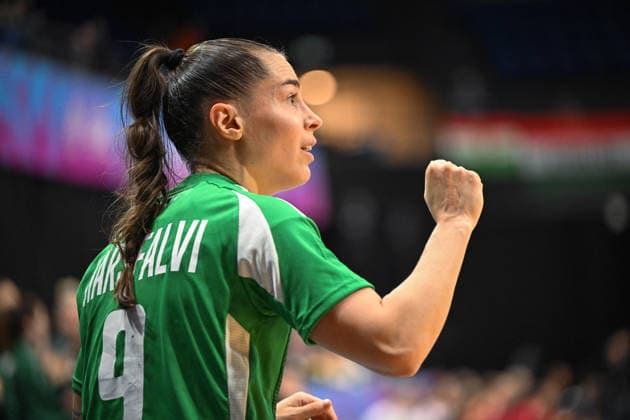 Niederlande, Handball, Weltmeisterschaft der Frauen 2025, Ungarn vs Schweiz, 01.12.2025, Maaspoort Sports & Events, s-Hertogenbosch, Niederlande, Julia Harsfalvi (Ungarn, 9) Copyright: xMarkusxVerwimpx