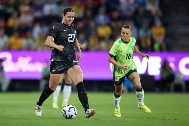 SOCCER AUSTRALIA NEW ZEALAND WOMEN, Michaela Foster of New Zeraland and Hayley Raso of the Matildas during the International Women s Friendly match between between Australia and New Zealand at Coopers Stadium in Adelaide, Tuesday, December 2, 2025. ( NO ARCHIVING, EDITORIAL USE ONLY ADELAIDE SOUTH AUSTRALIA AUSTRALIA  Copyright: xMATTxTURNERx 20251202138913710568