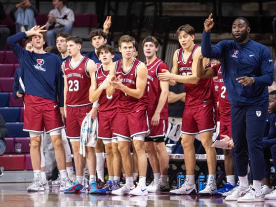 La Salle Vs Penn NCAA, College League, USA Men s Basketball The Penn Quakers bench reacts during an NCAA men s basketball game at The Palestra in Philadelphia, United States, on November 29, 2025. Philadelphia United States  Copyright: xDanxSquicciarinix originalFilename:squicciarini-mensbask251129_npyQb.jpg