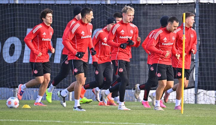 02.12.2025 - Fussball - 2. Fussball - Bundesliga - Saison 2025 2026 - 1. FC Nürnberg Nuernberg FCN ( Club ) - Training - Sportfoto Zink - xwoxzix - Aufwärmen warm-up