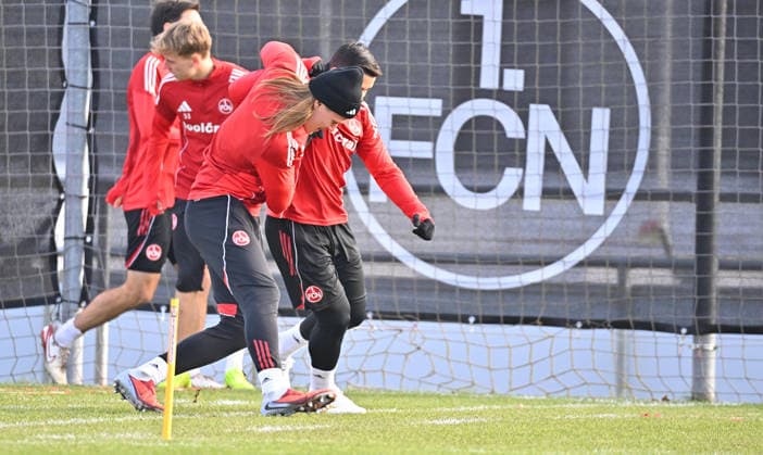 02.12.2025 - Fussball - 2. Fussball - Bundesliga - Saison 2025 2026 - 1. FC Nürnberg Nuernberg FCN ( Club ) - Training - Sportfoto Zink - xwoxzix - Artem Stepanov (11, 1. FC Nürnberg FCN ) Danilo Soares (3, 1. FC Nürnberg FCN )