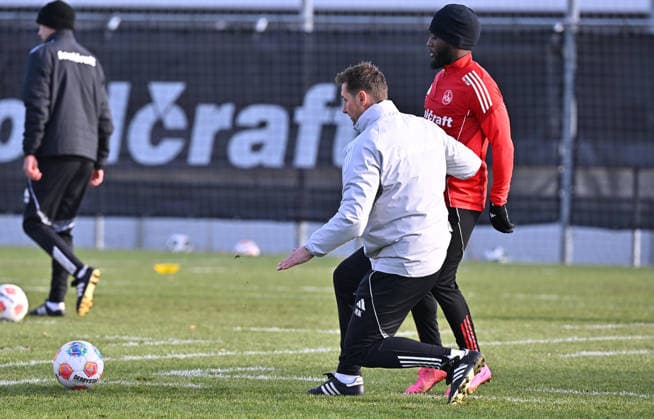 02.12.2025 - Fussball - 2. Fussball - Bundesliga - Saison 2025 2026 - 1. FC Nürnberg Nuernberg FCN ( Club ) - Training - Sportfoto Zink - xwoxzix - Miroslav Miro Klose ( Trainer 1. FC Nürnberg FCN ) Mickael Mickaël Biron (7, 1. FC Nürnberg FCN )
