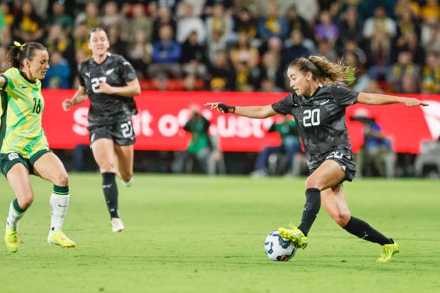 December 2, 2025, Adelaide, South Australia, Australia: INDIAH-PAIGE RILEY of New Zealand in action during the FIFA International Friendly, Länderspiel, Nationalmannschaft between the Australian Matildas and the New Zealand Female Ferns. Adelaide Australia - ZUMAw216 20251202_zsp_w216_024 Copyright: xMarkxWilloughbyx