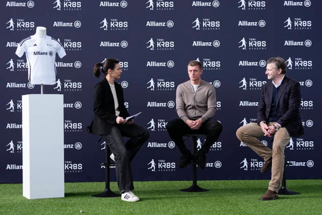 December 2, 2025, Boadilla Del Monte, Madrid, Spain: Toni Kroos and Veit Stutz, CEO of Allianz Spain, during the presentation of a sponsorship between the Toni Kroos Academy and Allianz at Club las Encinas de Boadilla on December 02, 2025 in Boadilla del Monte, Madrid, Spain. Boadilla Del Monte Spain - ZUMAa181 20251202_zaa_a181_010 Copyright: xOscarxJ.xBarrosox