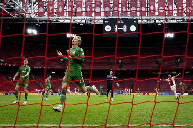 AMSTERDAM - Thijmen Blokzijl of FC Groningen is disappointed after Mika Godts of Ajax scored the 1-0 goal during the Dutch Eredivisie match between AFC Ajax and FC Groningen at the Johan Cruijff ArenA on December 2, 2025, in Amsterdam, Netherlands. The match was abandoned after supporters set off fireworks twice and threw them onto the pitch. ANP OLAF KRAAK Eredivisie 2025-2026 xVIxANPxSportx xxANPxIVx 543679133 originalFilename: 543679133.jpg