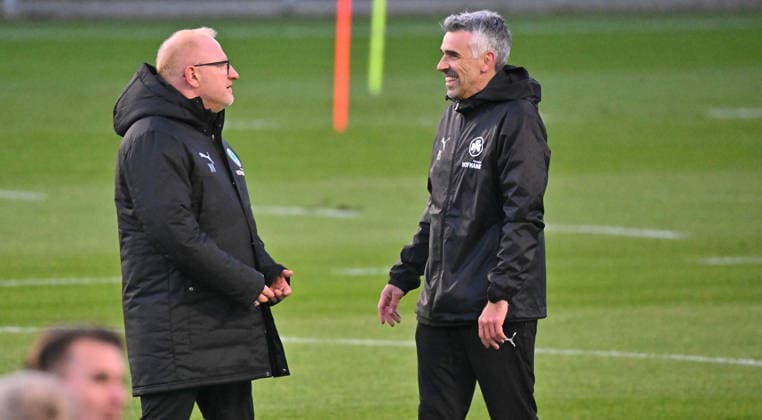 02.12.2025 - Fussball - 2. Bundesliga - Saison 2025 2026 - SpVgg Greuther Fürth Fuerth ( Kleeblatt ) - Training - - xwoxzix - Heiko Vogel ( Trainer SpVgg Greuther Fürth ) Danny Schwarz (Co-Trainer SpVgg Greuther Fürth )