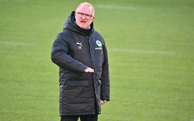 02.12.2025 - Fussball - 2. Bundesliga - Saison 2025 2026 - SpVgg Greuther Fürth Fuerth ( Kleeblatt ) - Training - - xwoxzix - Heiko Vogel ( Trainer SpVgg Greuther Fürth )