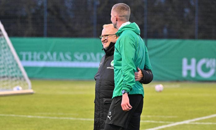 02.12.2025 - Fussball - 2. Bundesliga - Saison 2025 2026 - SpVgg Greuther Fürth Fuerth ( Kleeblatt ) - Training - - xwoxzix - Heiko Vogel ( Trainer SpVgg Greuther Fürth ) Brynjar Ingi Bjarnason (25, SpVgg Greuther Fürth )