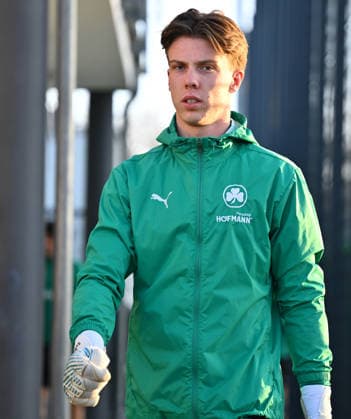 02.12.2025 - Fussball - 2. Bundesliga - Saison 2025 2026 - SpVgg Greuther Fürth Fuerth ( Kleeblatt ) - Training - - xwoxzix - Timo Schlieck (21, SpVgg Greuther Fürth )