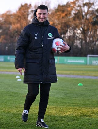 02.12.2025 - Fussball - 2. Bundesliga - Saison 2025 2026 - SpVgg Greuther Fürth Fuerth ( Kleeblatt ) - Training - - xwoxzix - Aleksandro Petrovic ( Co-Trainer SpVgg Greuther Fürth )