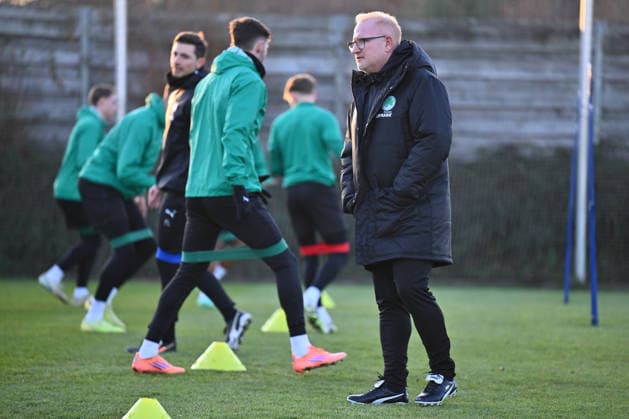 02.12.2025 - Fussball - 2. Bundesliga - Saison 2025 2026 - SpVgg Greuther Fürth Fuerth ( Kleeblatt ) - Training - - xwoxzix - Heiko Vogel ( Trainer SpVgg Greuther Fürth )